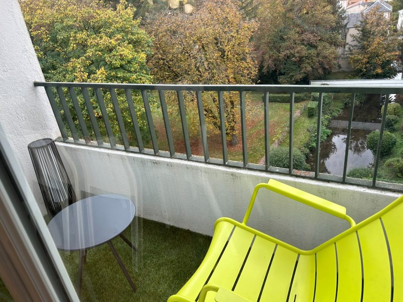 Balcon vue sur Clain et espace naturel